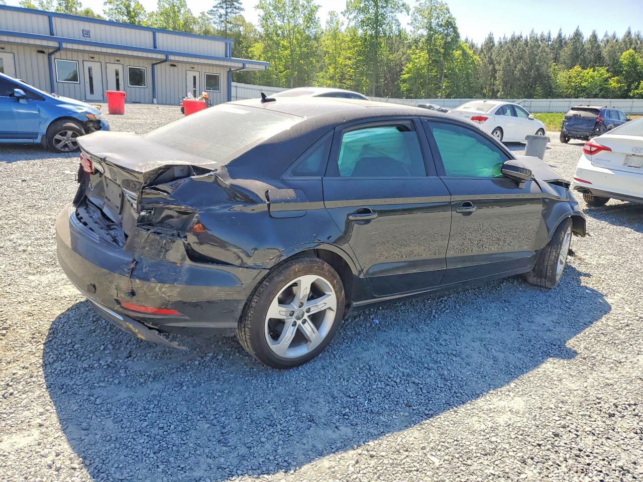 2018 Audi A3 Premium - Фото 3