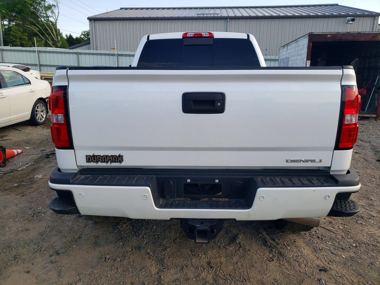 2019 GMC Sierra K2500 Denali - Image 6