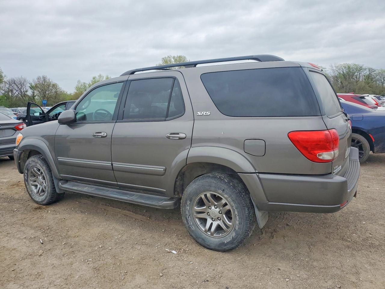 2007 Toyota Sequoia Sr5 - Image 2