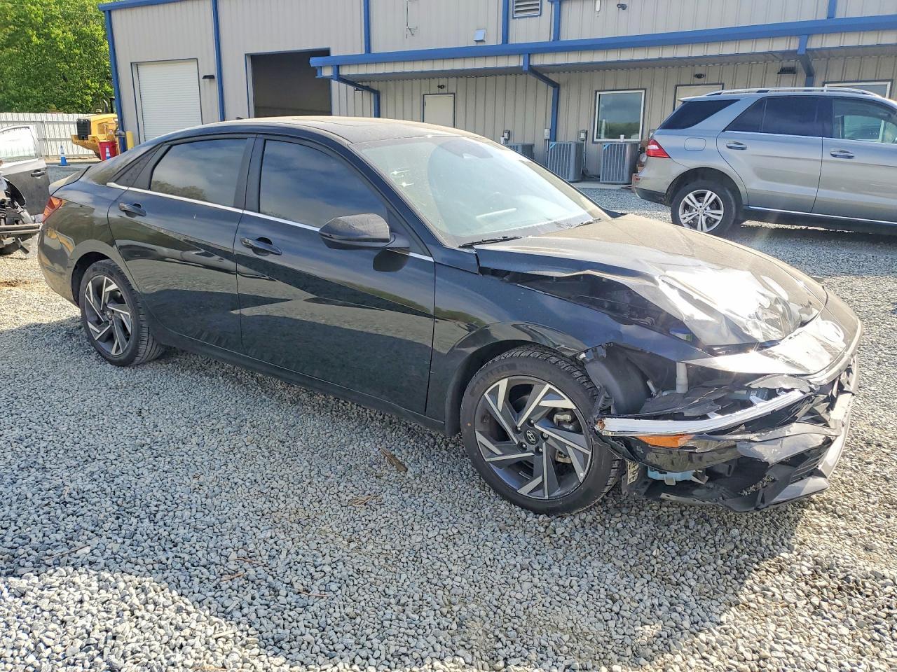 2025 Hyundai Elantra Sel Convenience - Фото 4