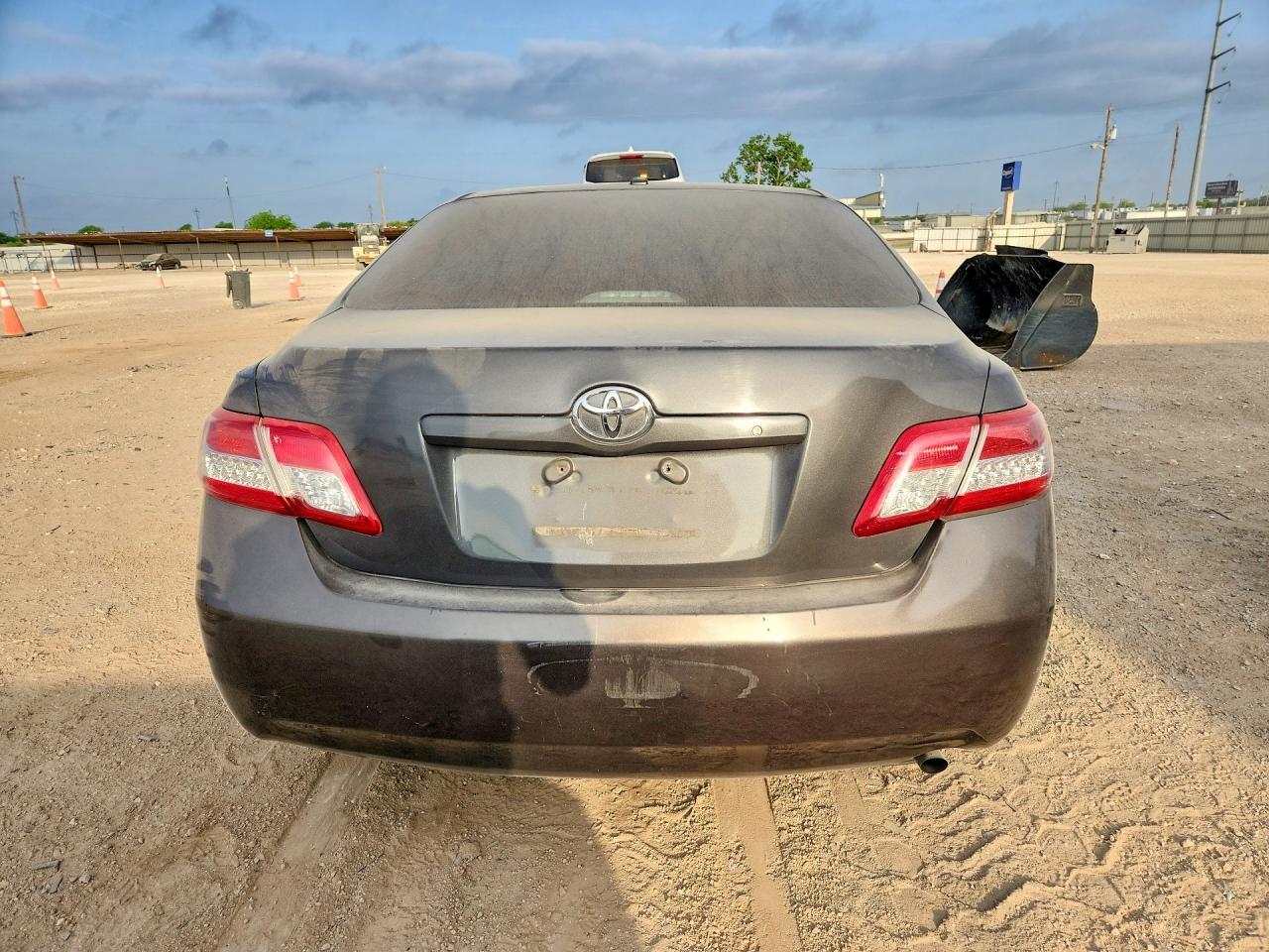 2011 Toyota Camry Le - Image 6