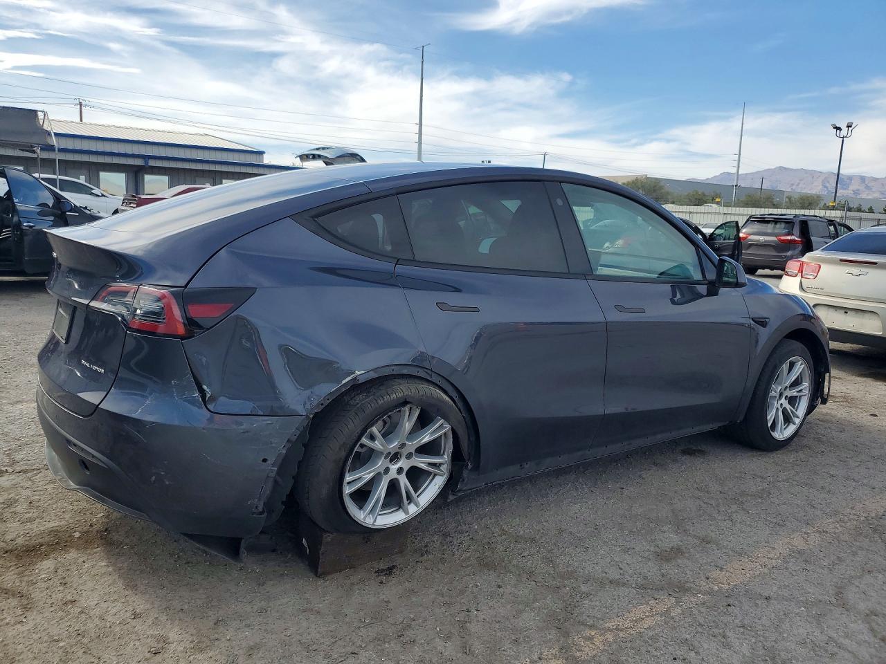 2022 Tesla Model Y - Фото 3