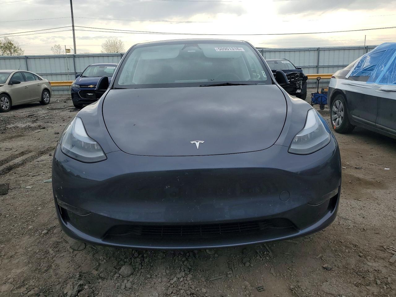 2023 Tesla Model Y - Image 5