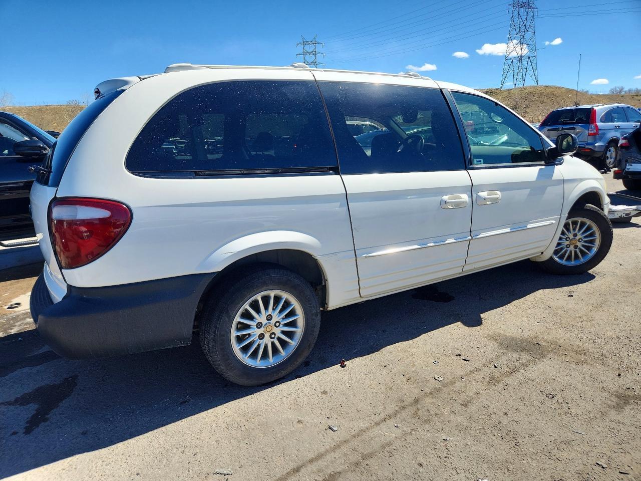 2003 Chrysler Town & Country Limited - Image 3