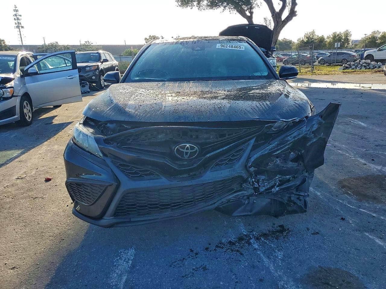 2022 Toyota Camry Se - Фото 5