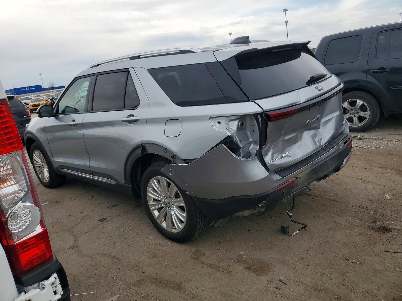 2025 Ford Explorer Platinum - Фото 2