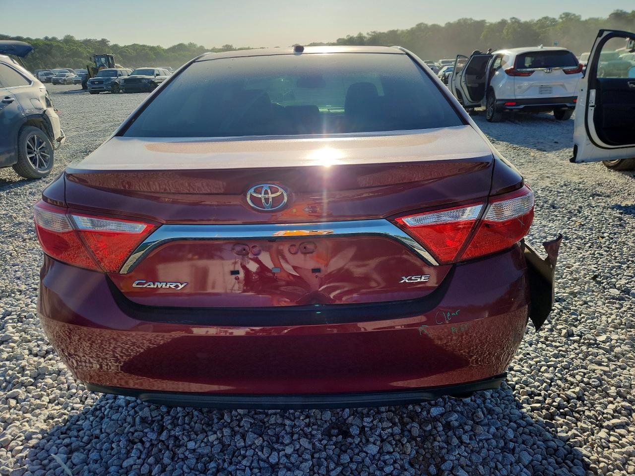 2015 Toyota Camry Xse - Image 6