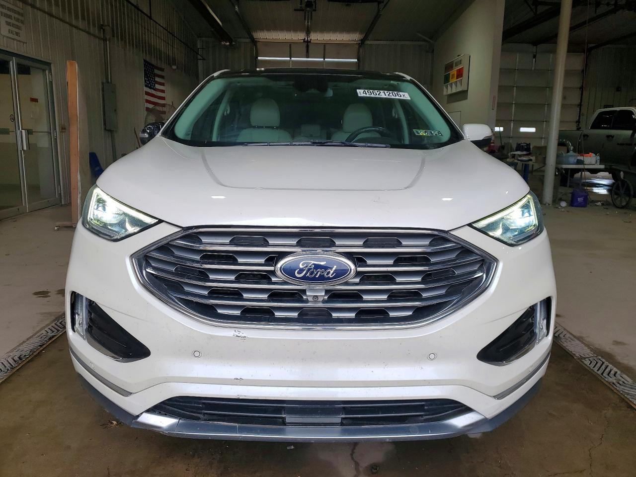 2019 Ford Edge Titanium - Image 5