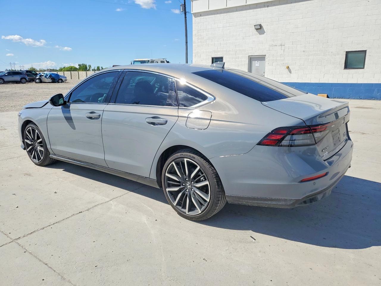2025 Honda Accord Touring Hybrid - Фото 2