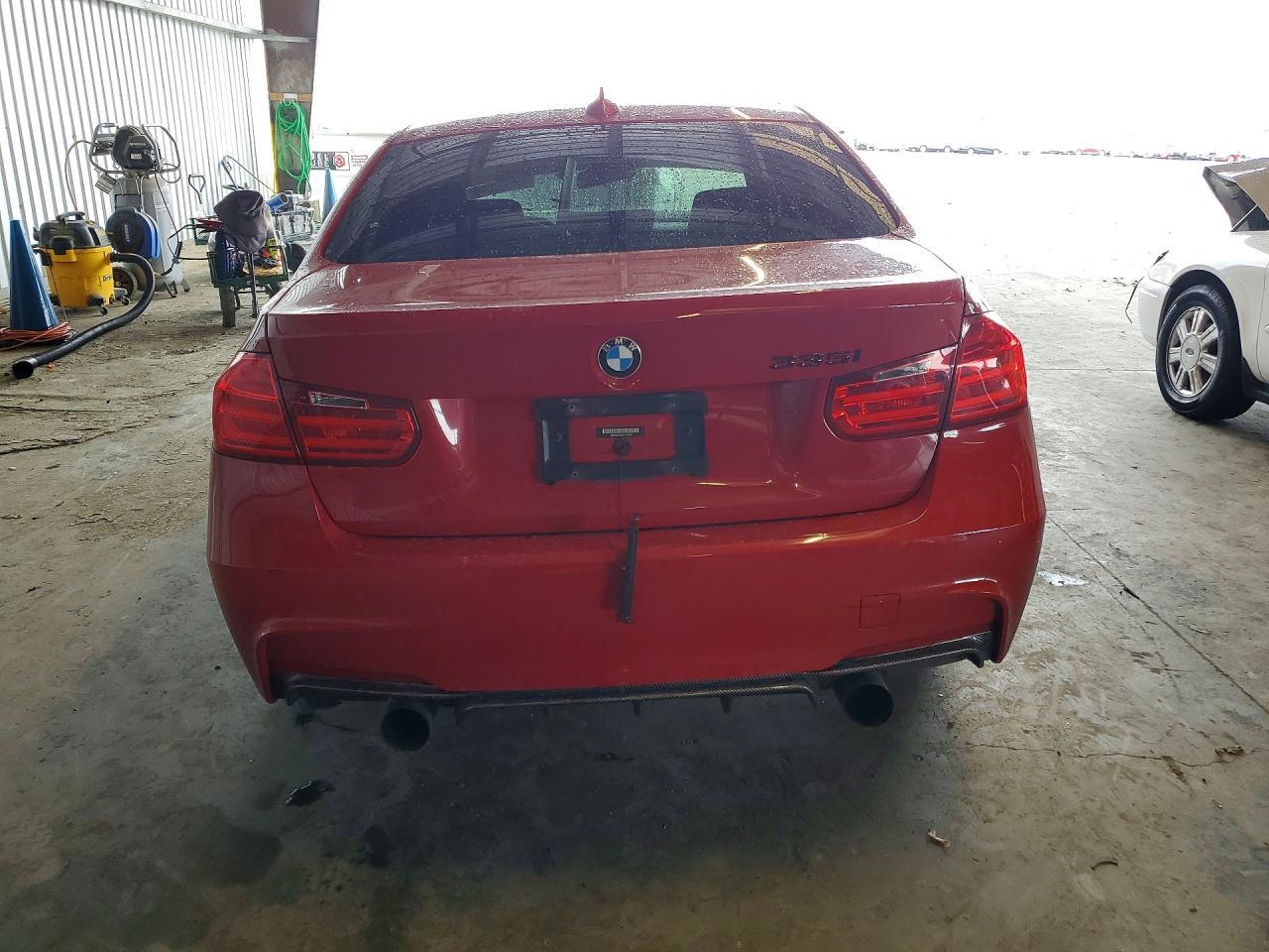 2013 BMW 335 Xi - Image 6