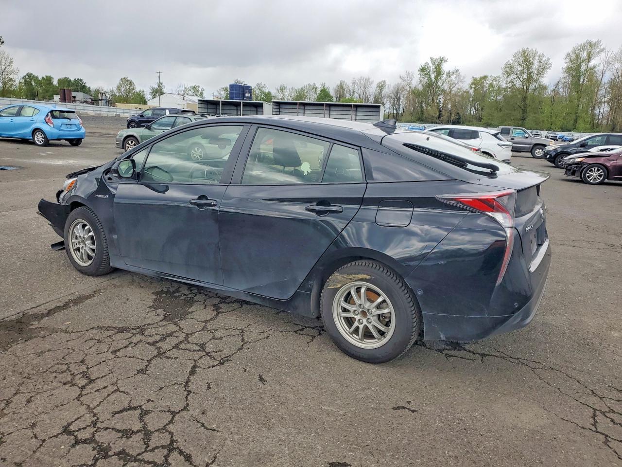 2018 Toyota Prius Three - Фото 2