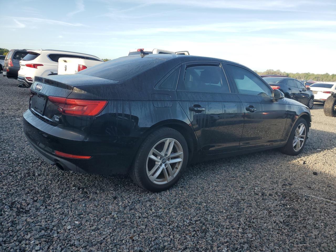 2017 Audi A4 Ultra Premium - Фото 3