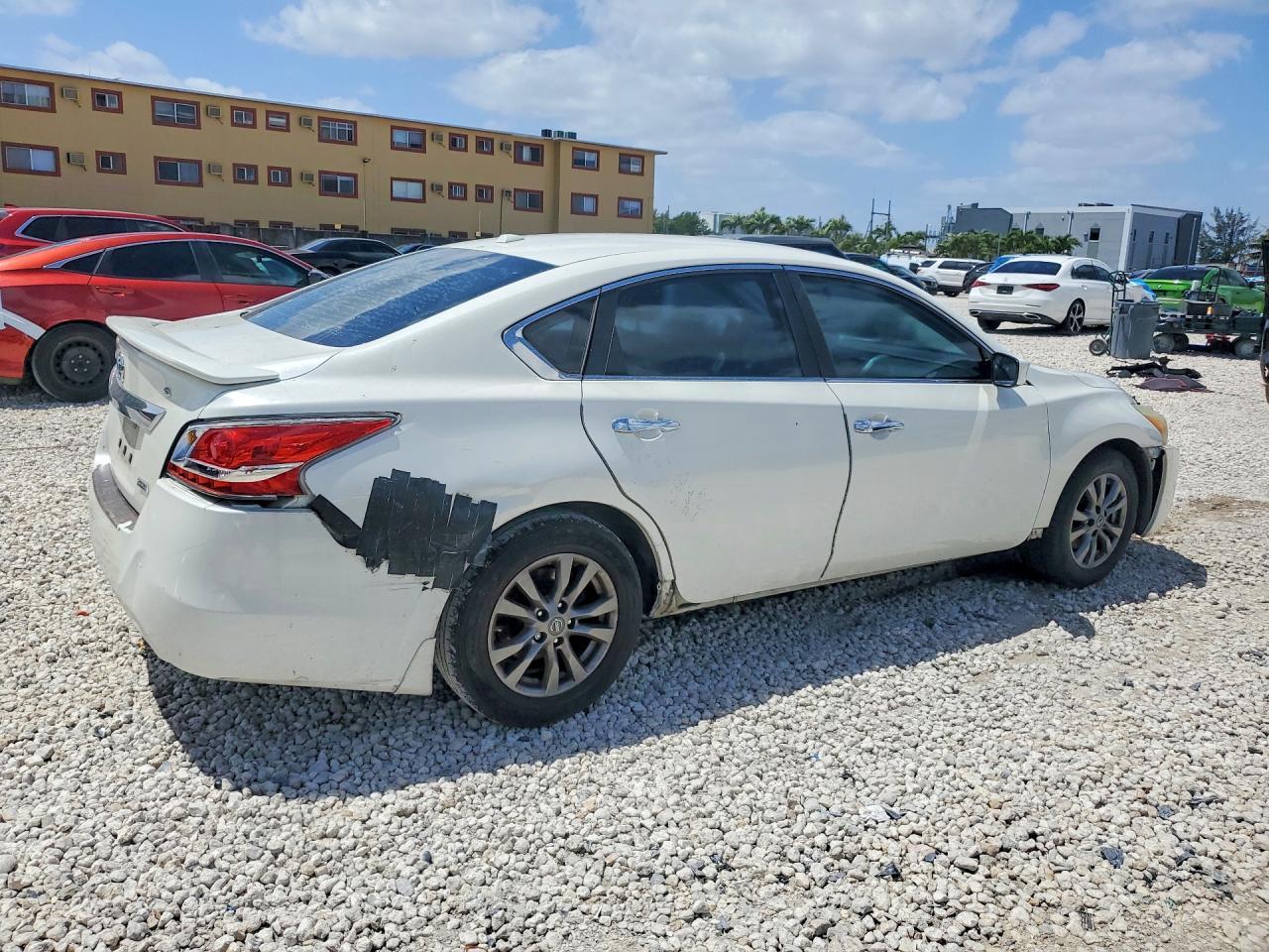 2015 Nissan Altima 2.5 S - Фото 3