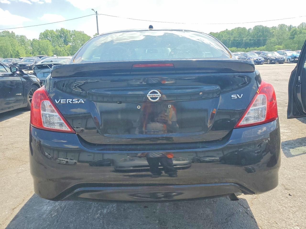 2019 Nissan Versa Sv - Image 6