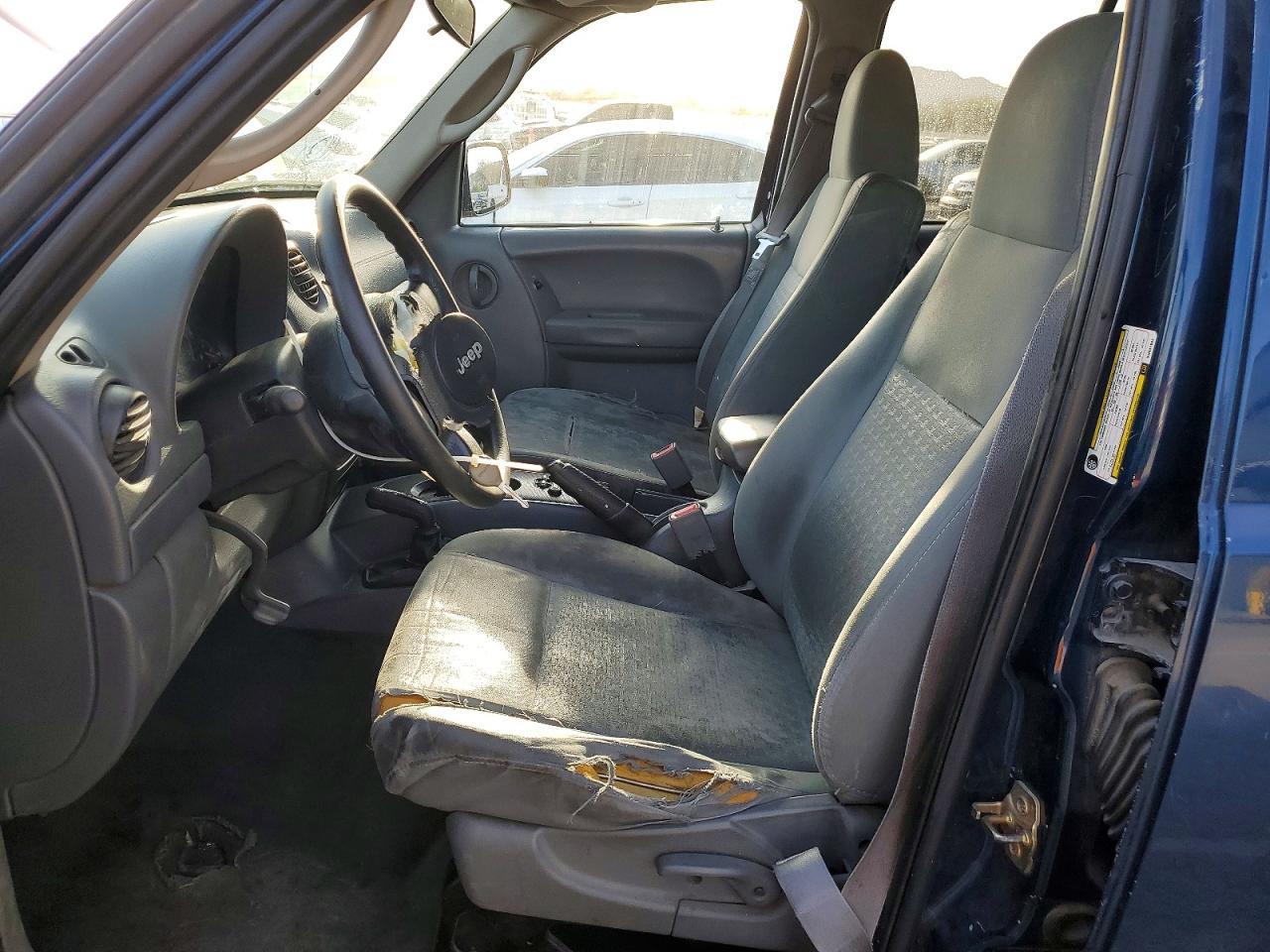 2005 Jeep Liberty Sport - Image 7