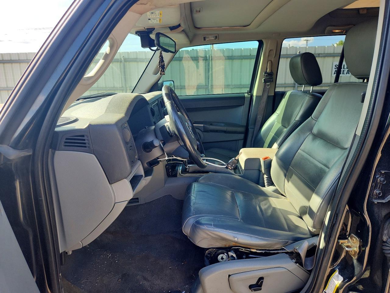 2007 Jeep Commander - Image 7