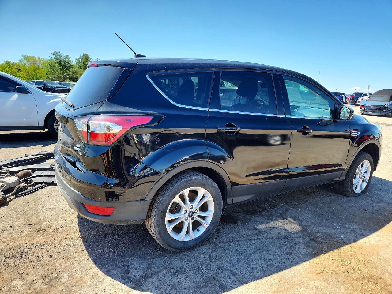 2017 Ford Escape Se - Фото 3