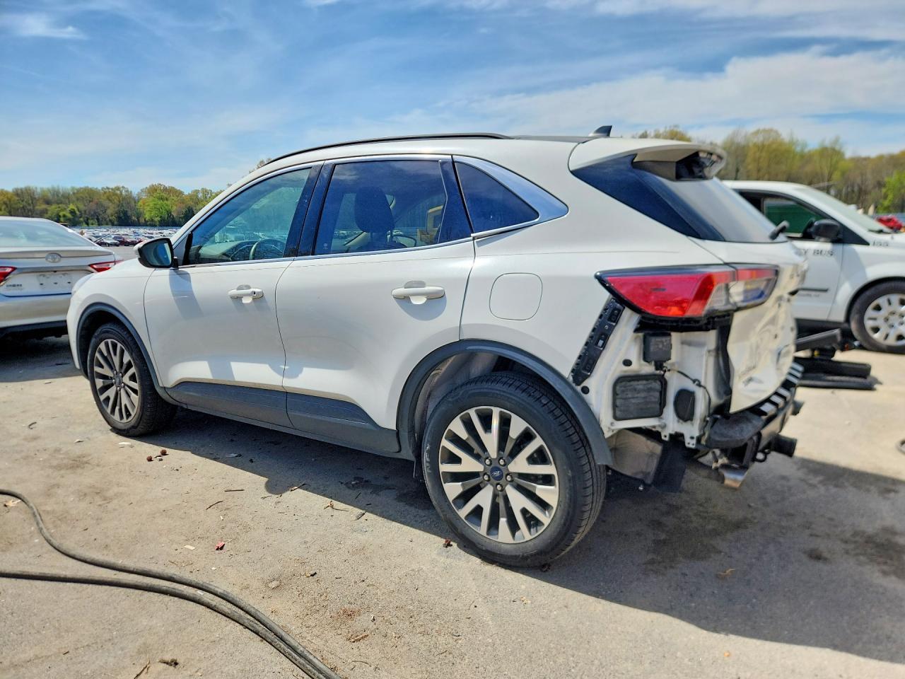 2020 Ford Escape Titanium - Image 2