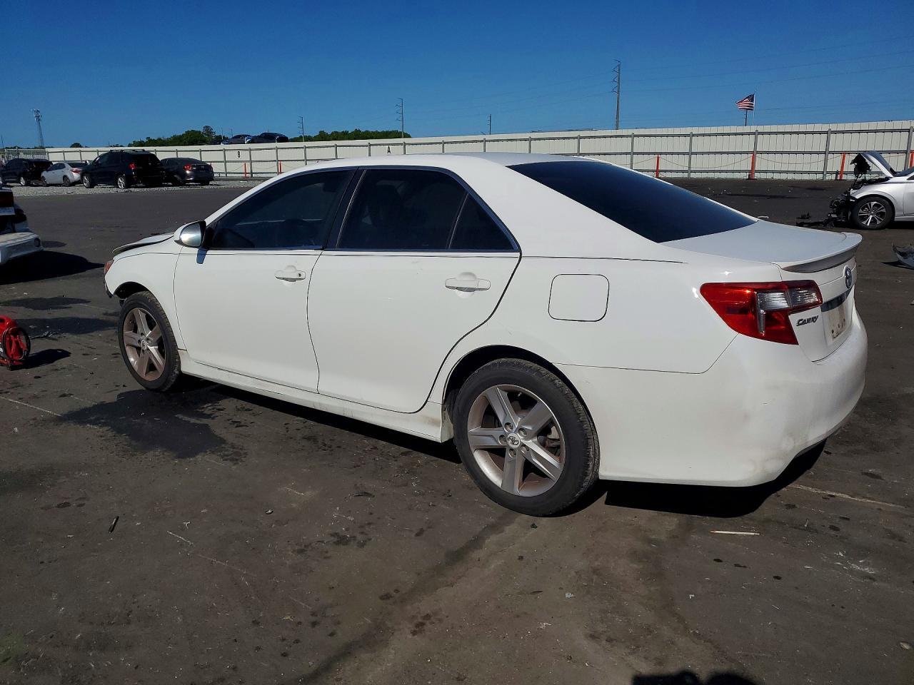 2012 Toyota Camry Se - Фото 2