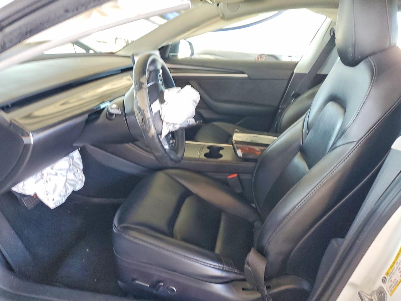 2022 Tesla Model 3 - Фото 7