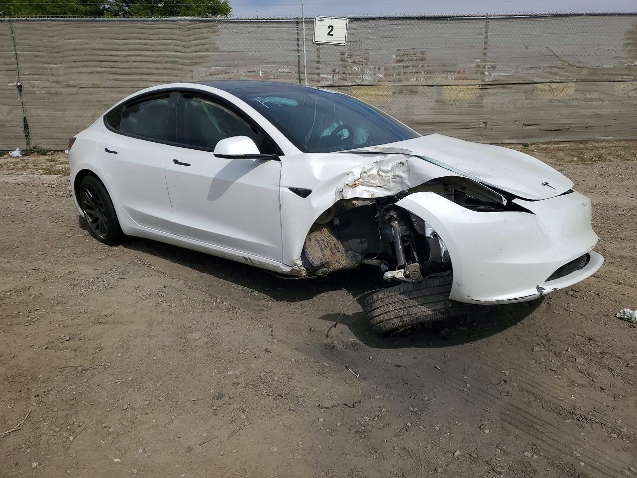 2024 Tesla Model 3 - Фото 4
