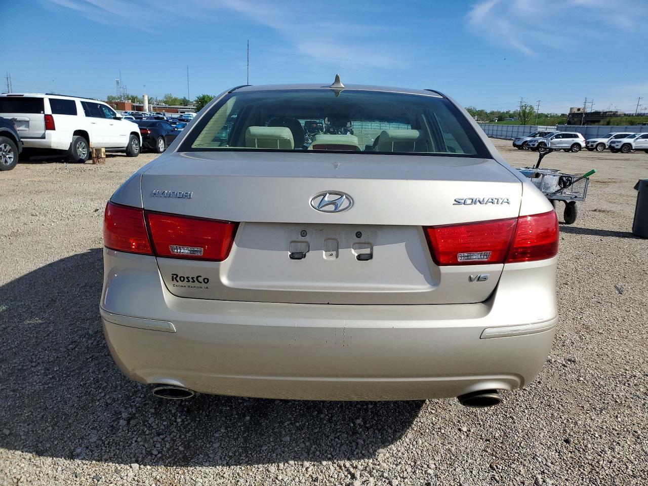 2009 Hyundai Sonata - Image 6
