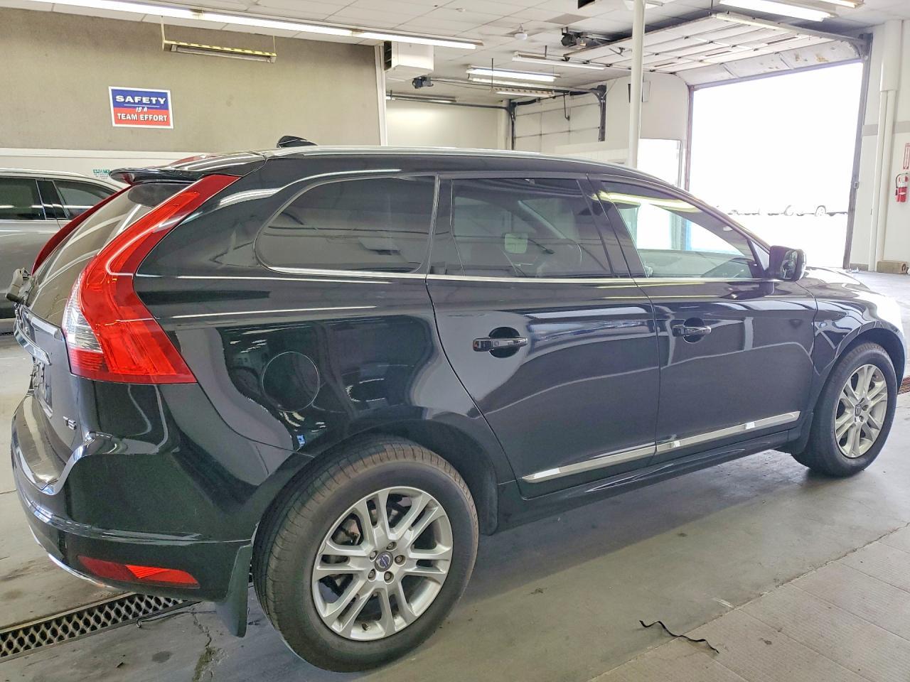 2016 Volvo Xc60 T5 Platinum - Фото 3