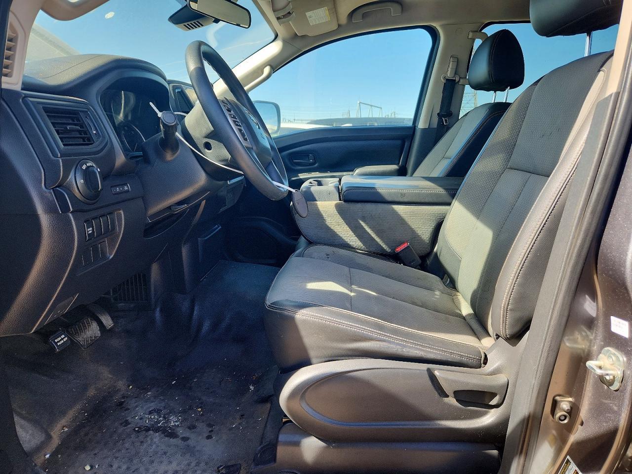 2021 Nissan Titan S - Фото 7