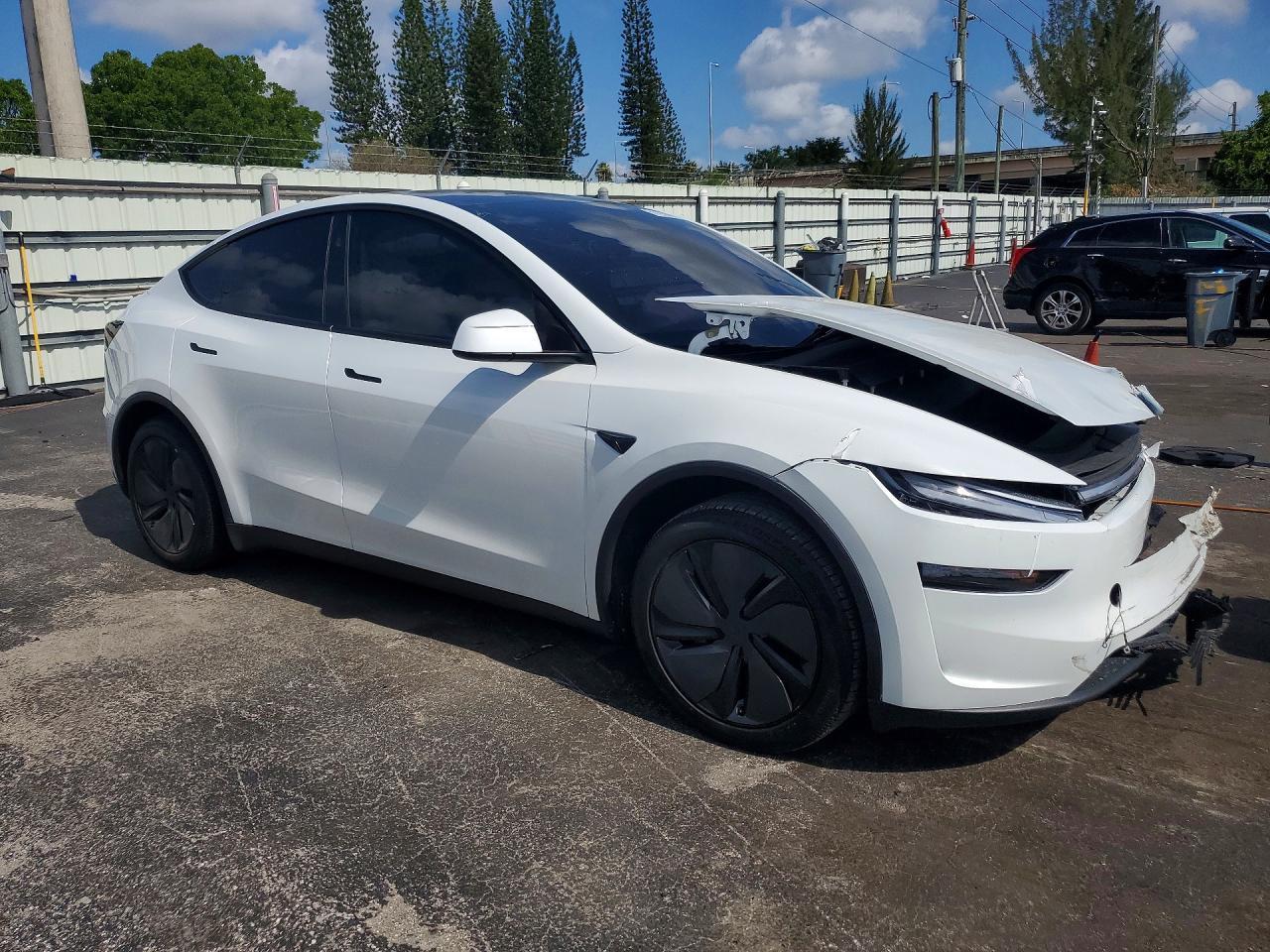 2026 Tesla Model Y - Image 4