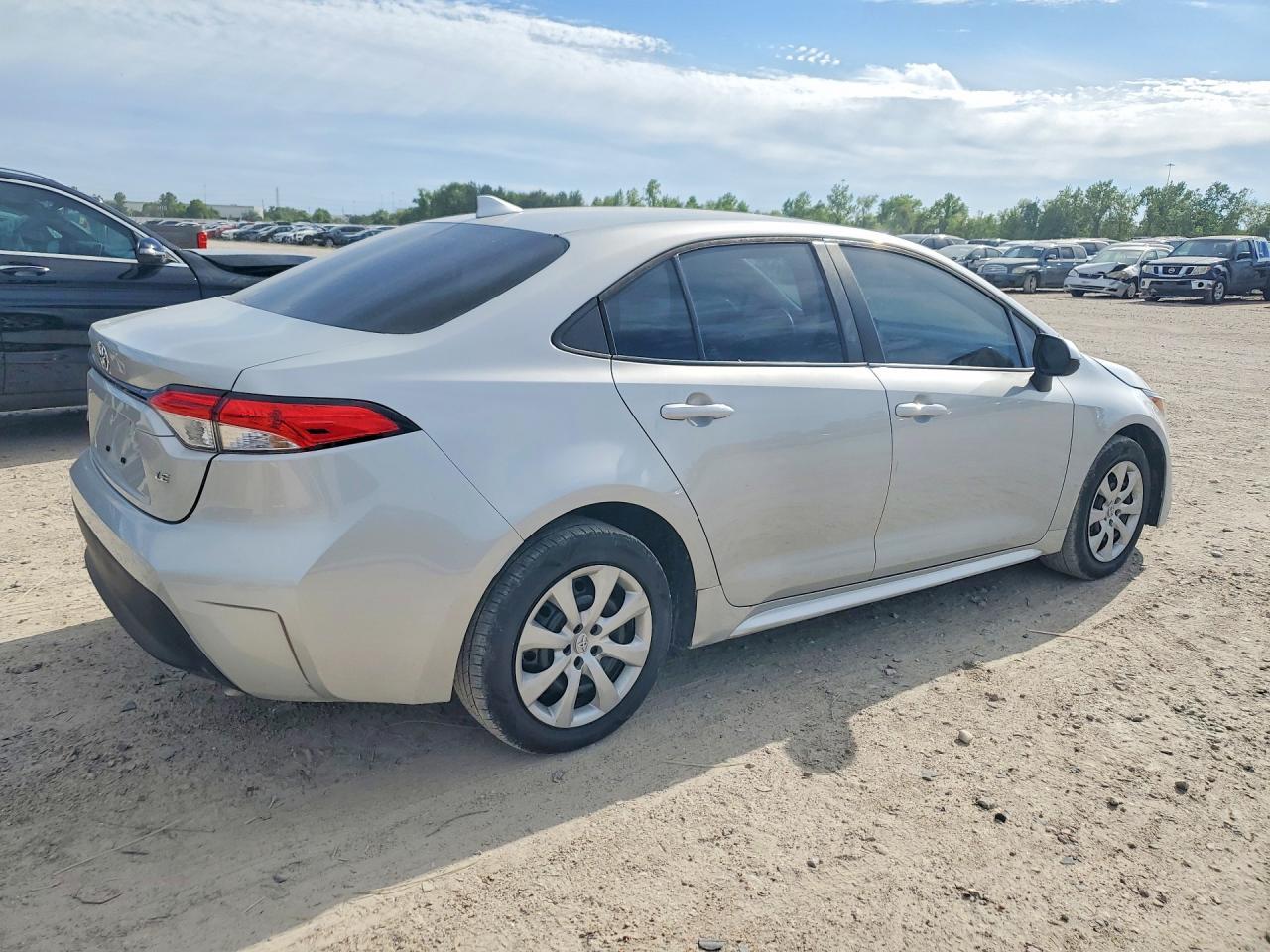 2024 Toyota Corolla Le - Фото 3