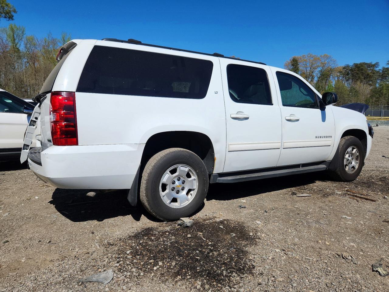 2011 Chevrolet Suburban K1500 Lt - Image 3