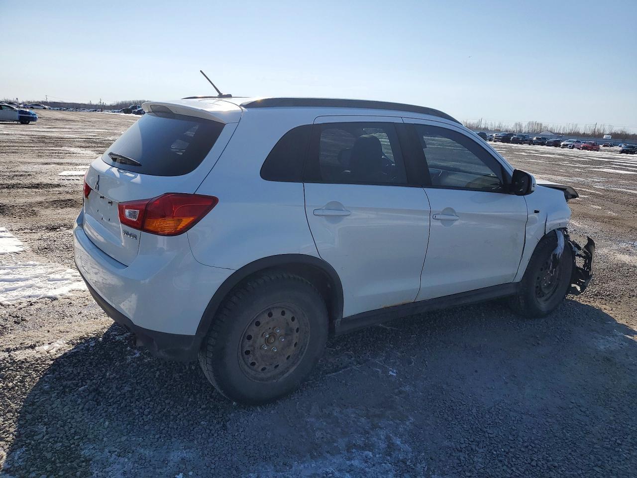 2016 Mitsubishi Rvr - Image 3