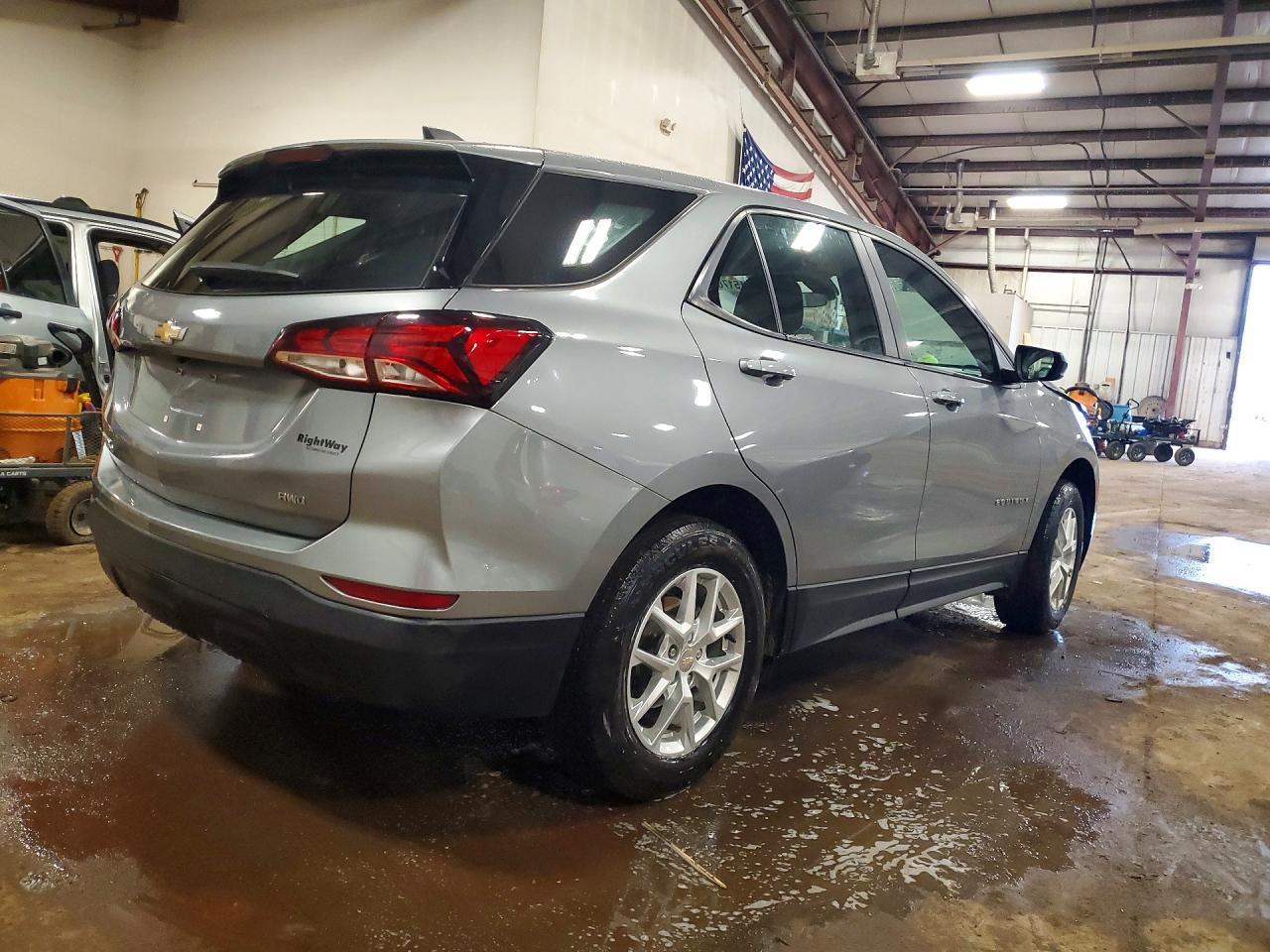 2023 Chevrolet Equinox Ls - Фото 3