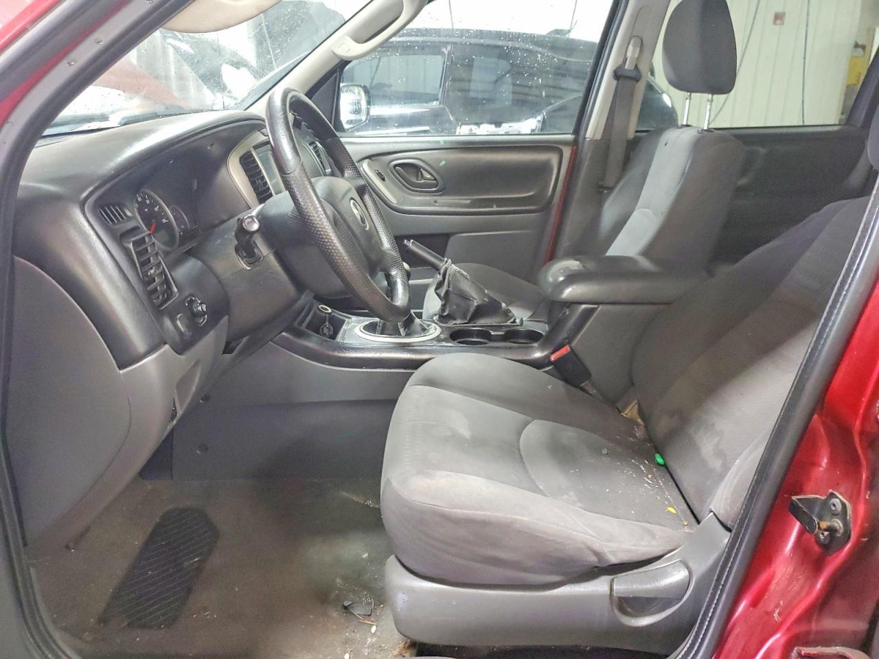 2005 Mazda Tribute I - Image 7