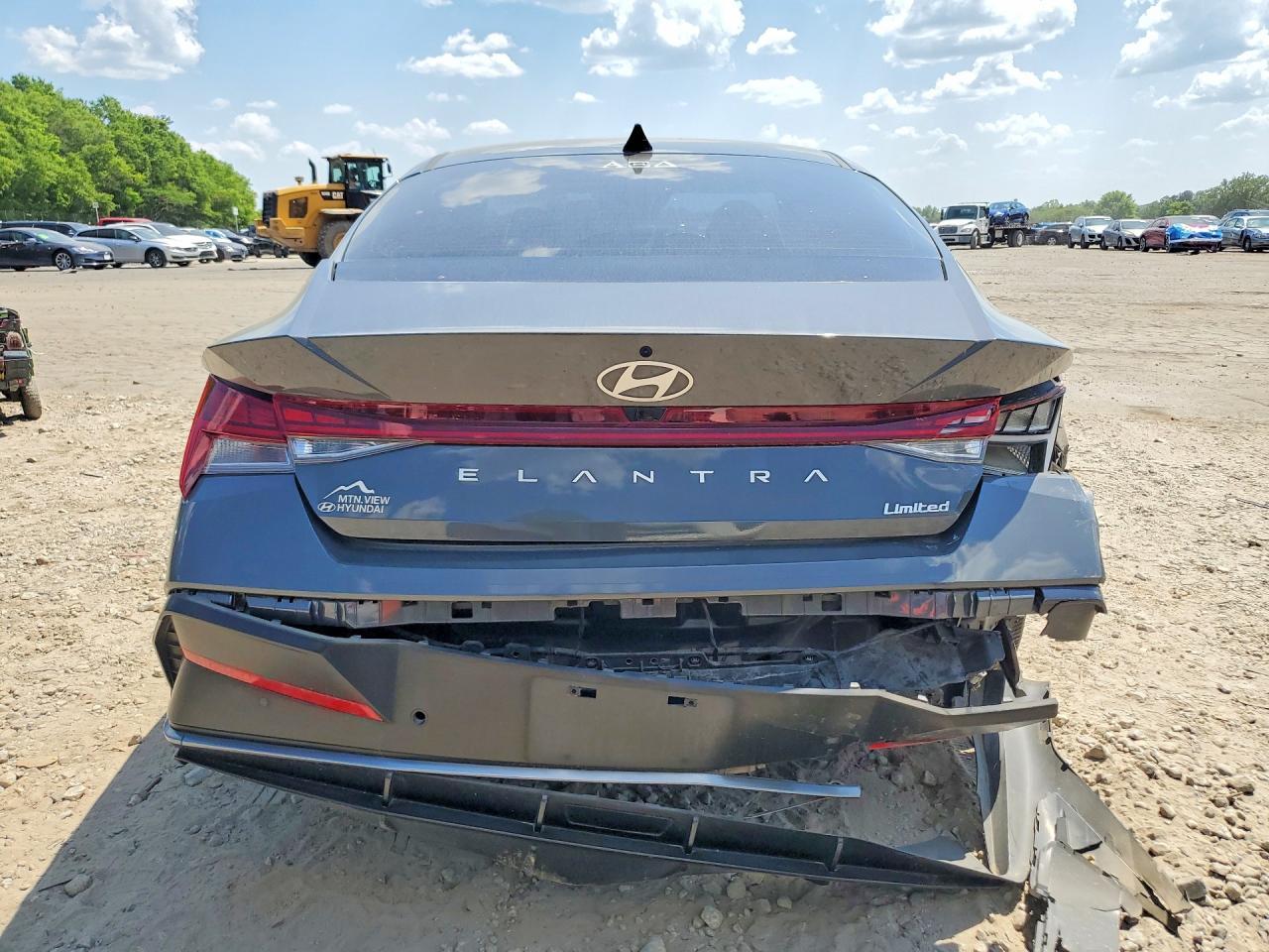 2024 Hyundai Elantra Limited - Image 6