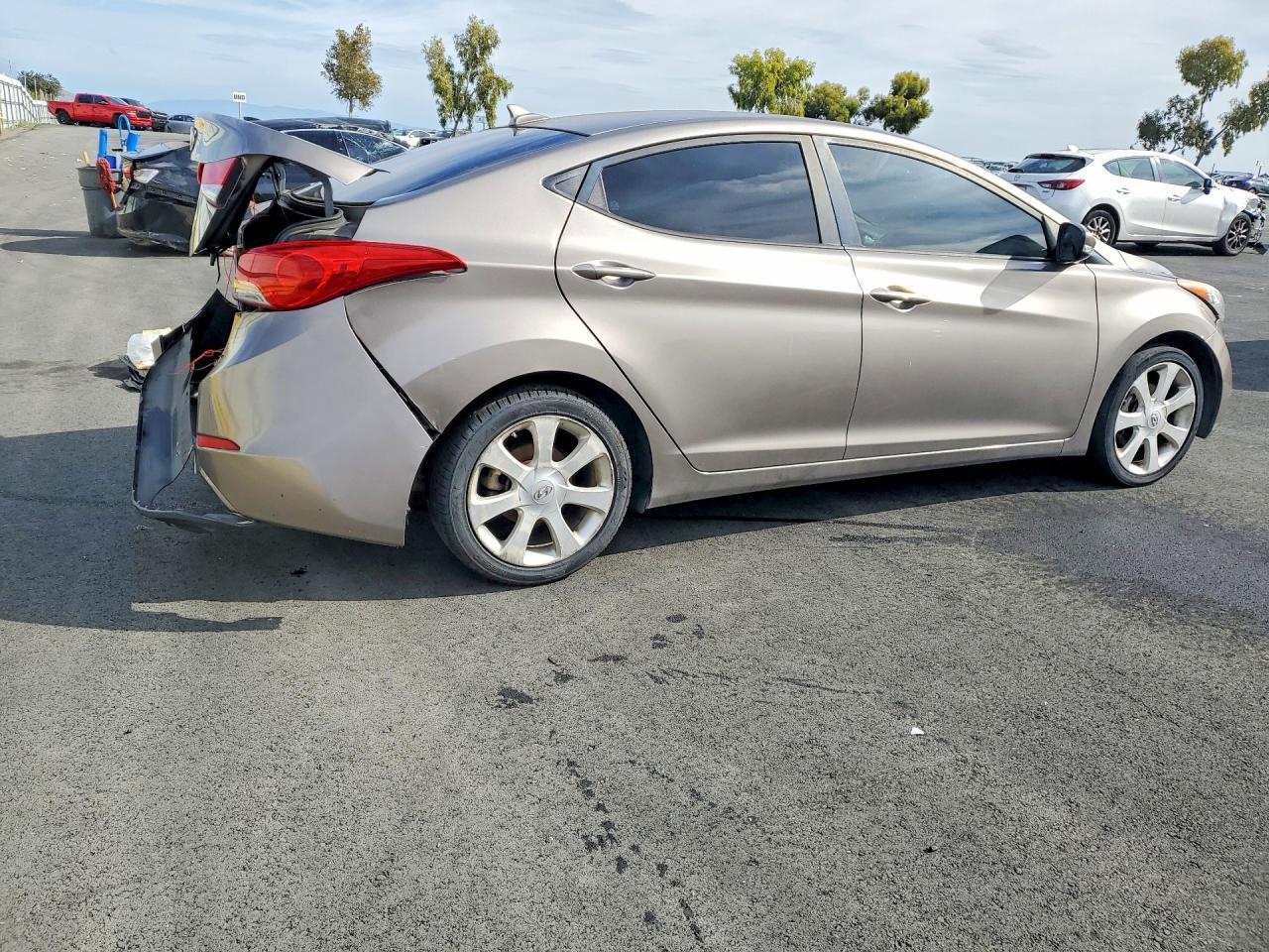 2012 Hyundai Elantra Limited - Image 3