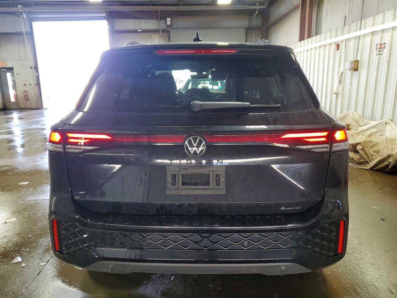 2025 Volkswagen Tiguan Se R-Line Black - Image 6