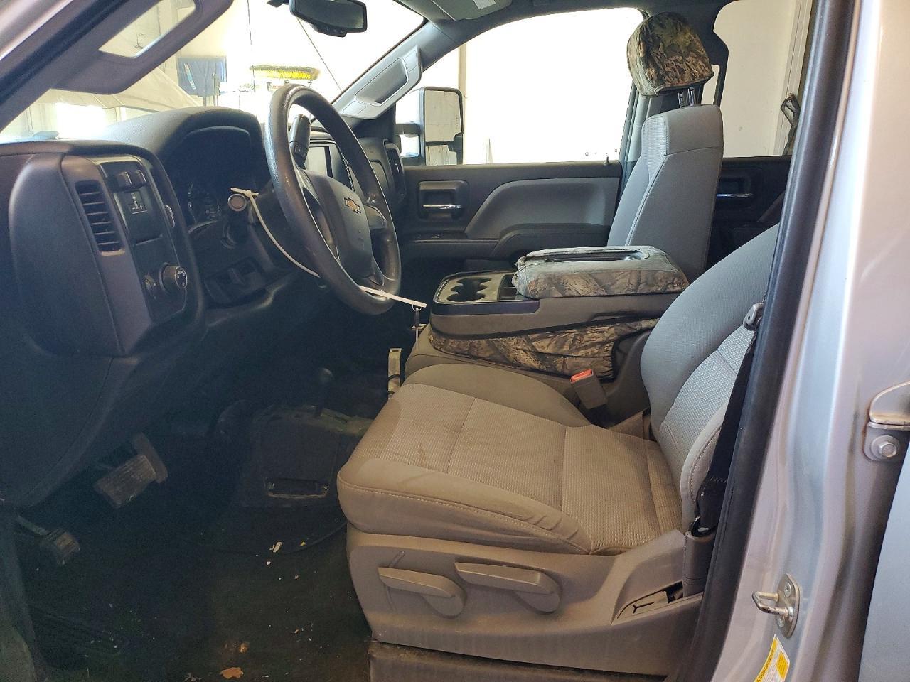 2018 Chevrolet Silverado K2500 Heavy Duty - Image 7