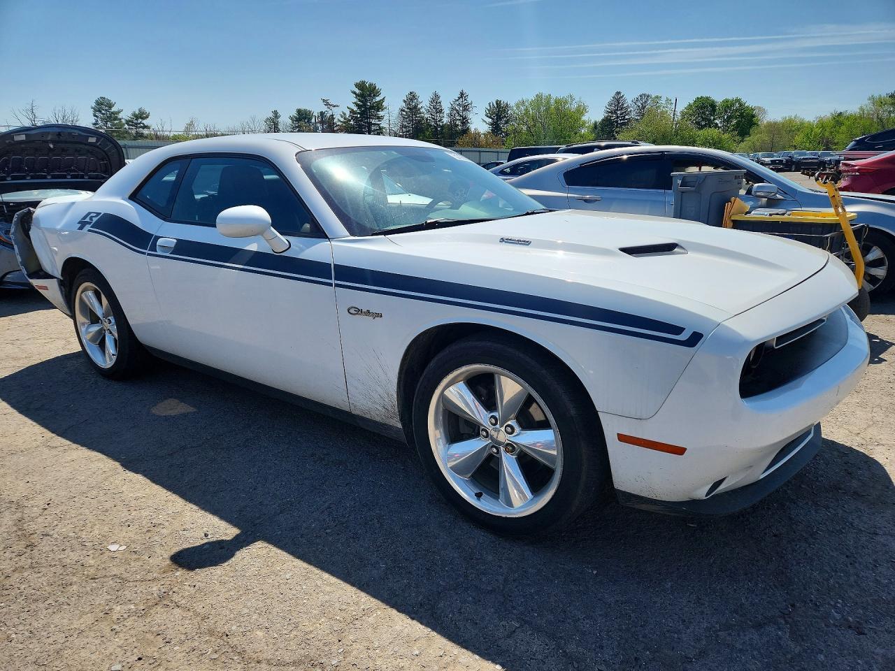 2016 Dodge Challenger R - Image 4