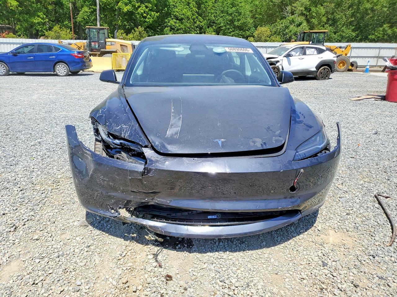 2025 Tesla Model 3 - Image 5