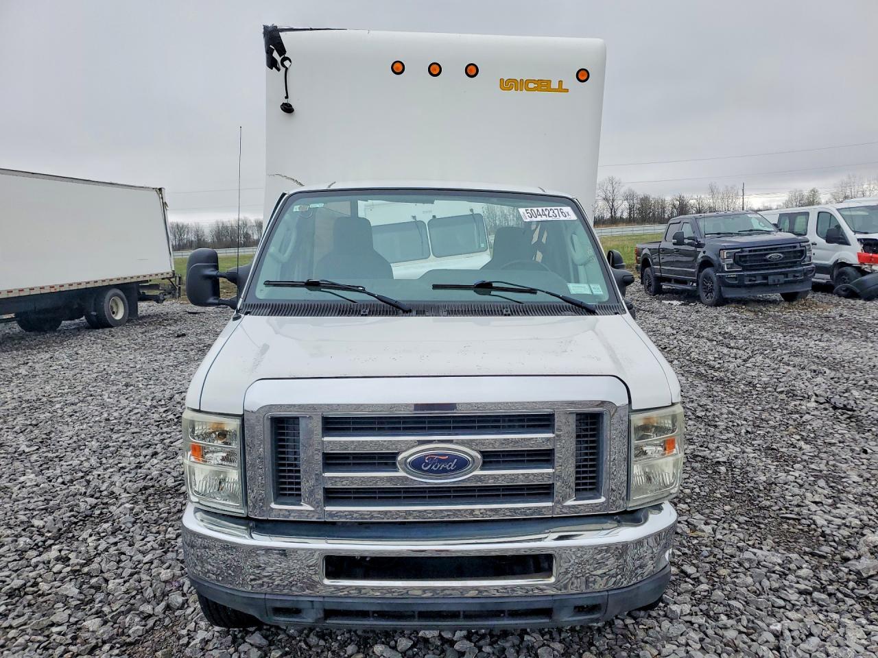 2009 Ford Econoline - Фото 5