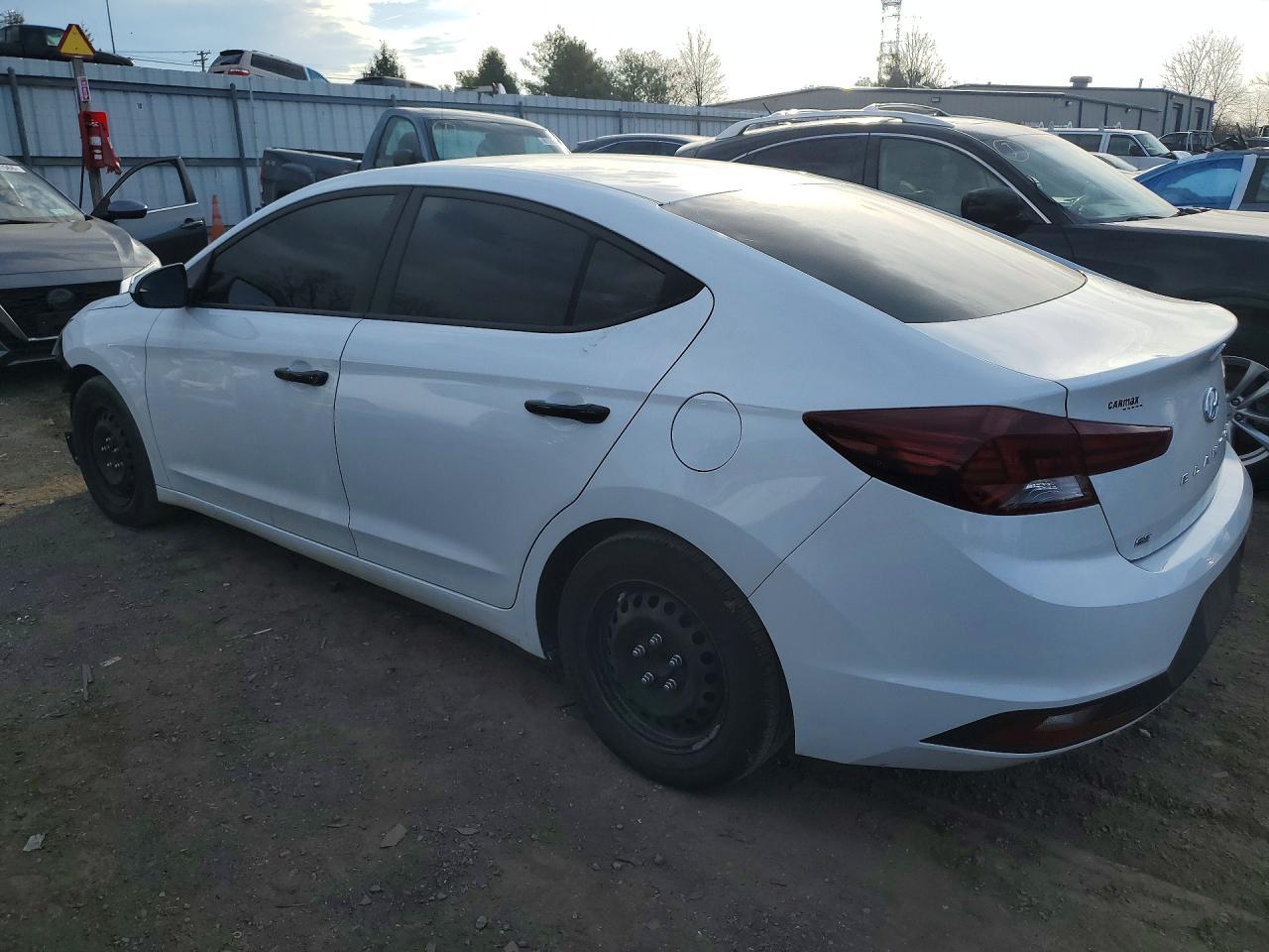 2020 Hyundai Elantra Se - Фото 2