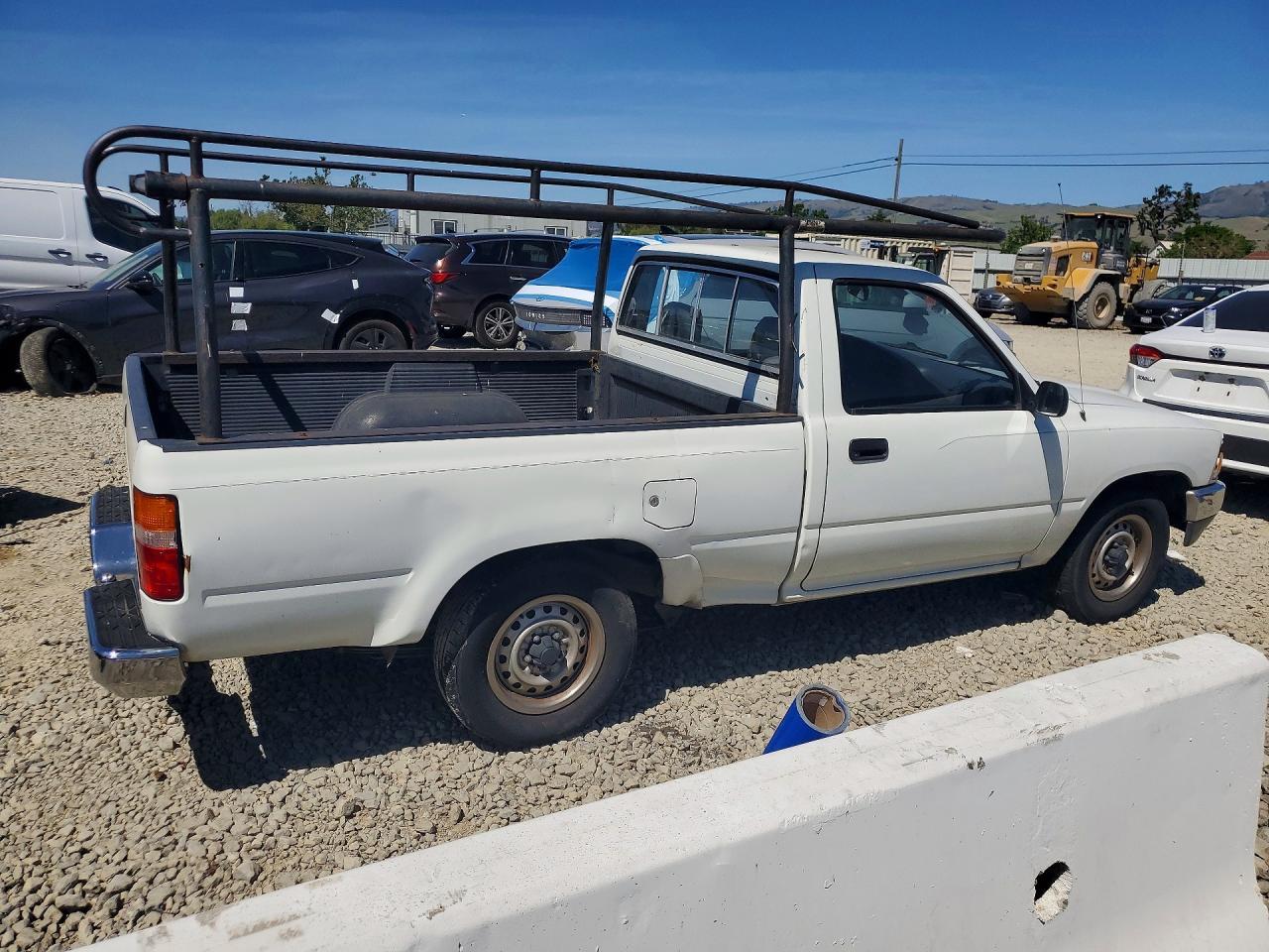 1991 Toyota Pickup Deluxe - Фото 3