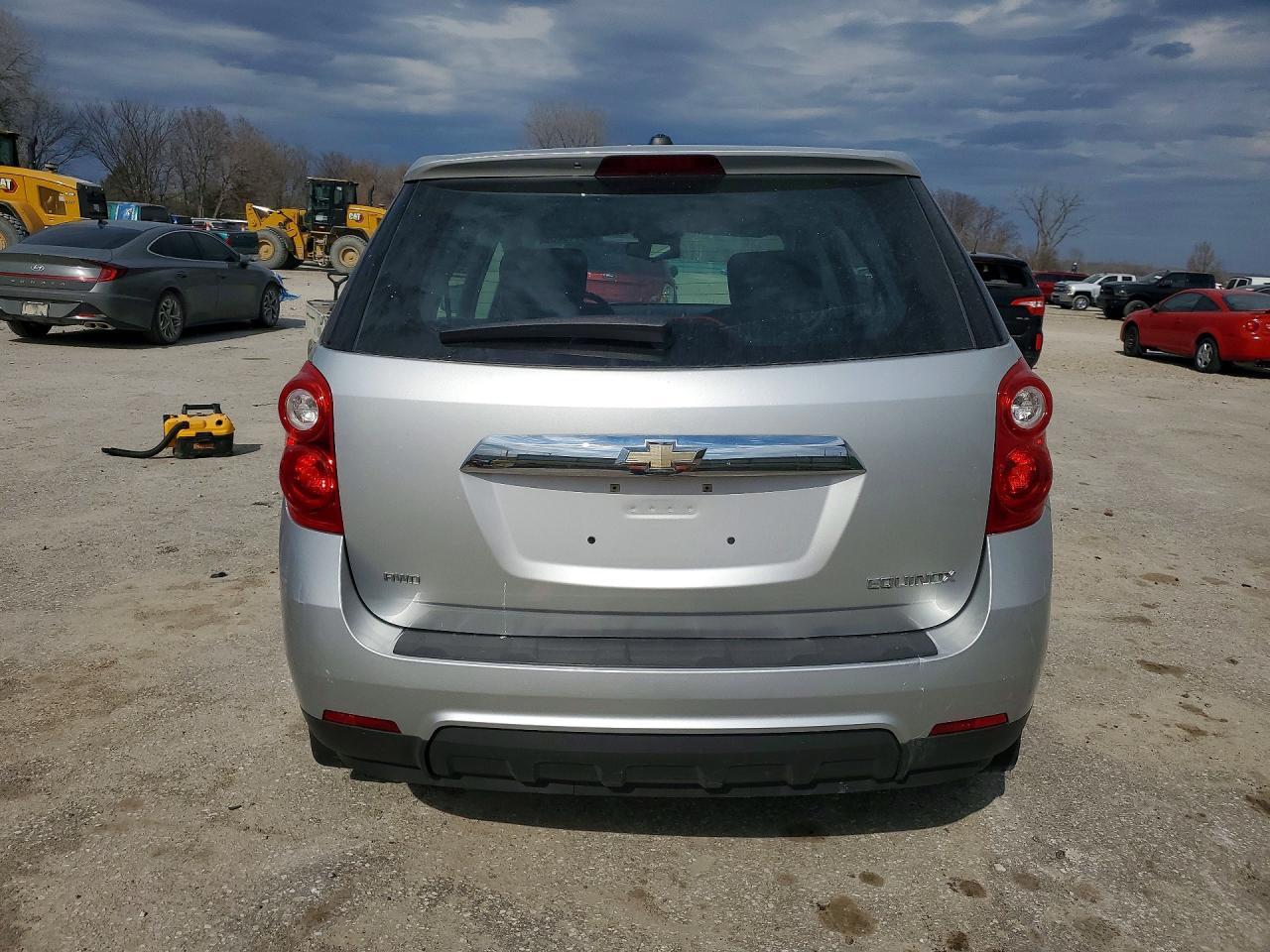 2015 Chevrolet Equinox Ls - Image 6