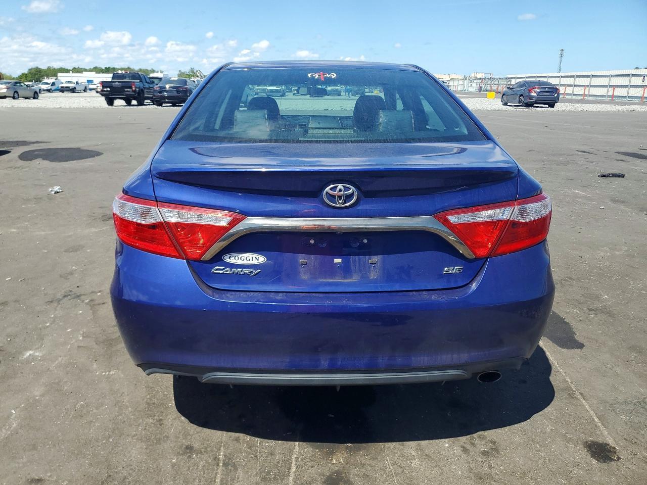 2016 Toyota Camry Se - Фото 6