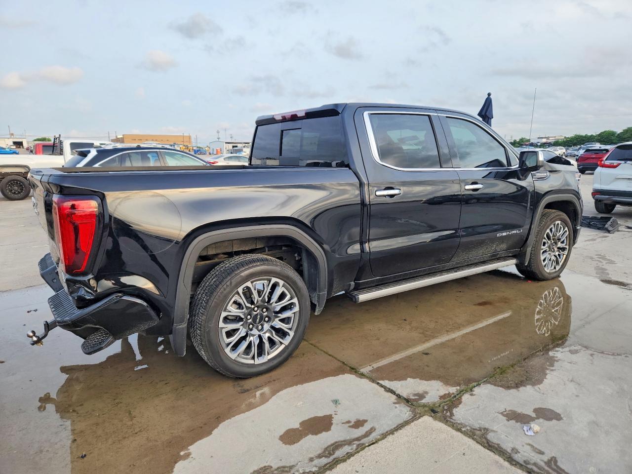 2025 GMC Sierra K1500 Denali Ultimate - Image 3