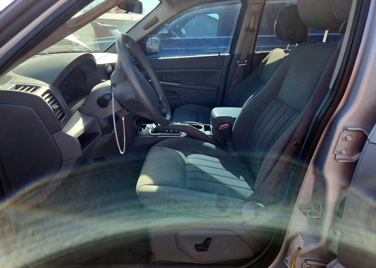 2005 Jeep Grand Cherokee Laredo - Image 7