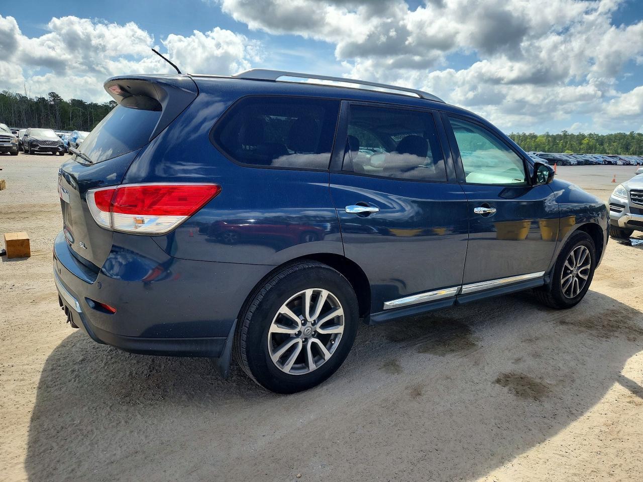2013 Nissan Pathfinder S - Фото 3