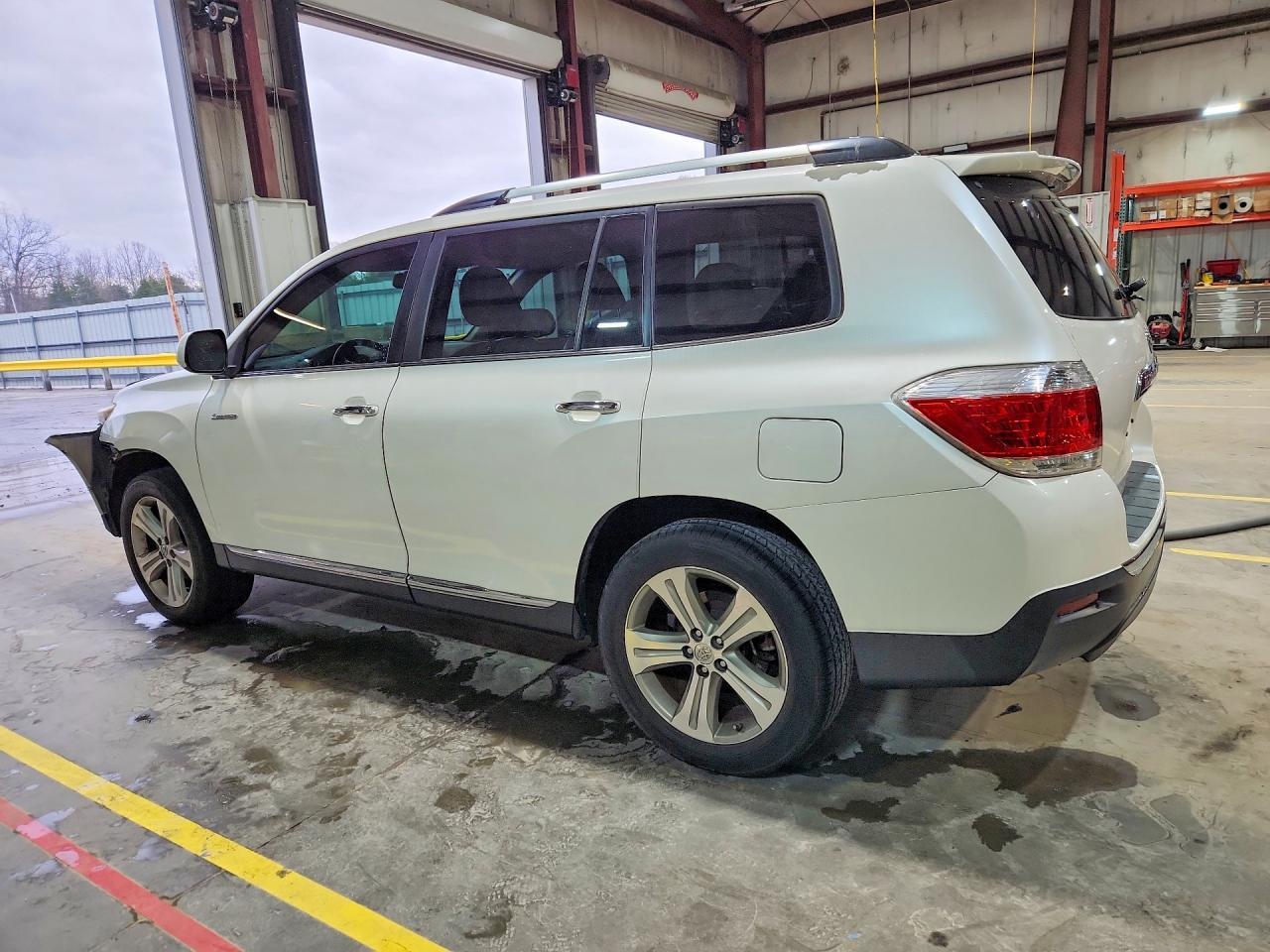 2013 Toyota Highlander Limited - Фото 2