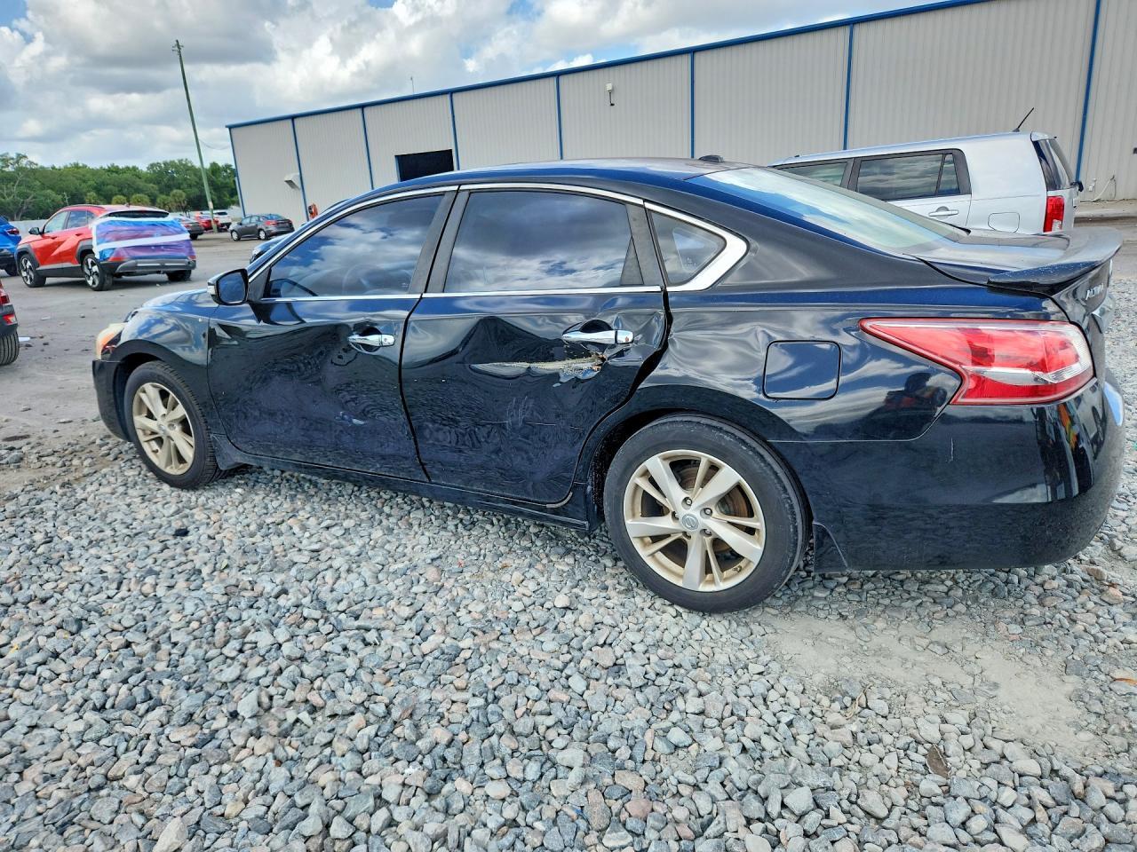 2013 Nissan Altima 2.5 - Фото 2